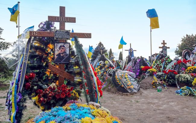 В Украине планируют образовать военное кладбище