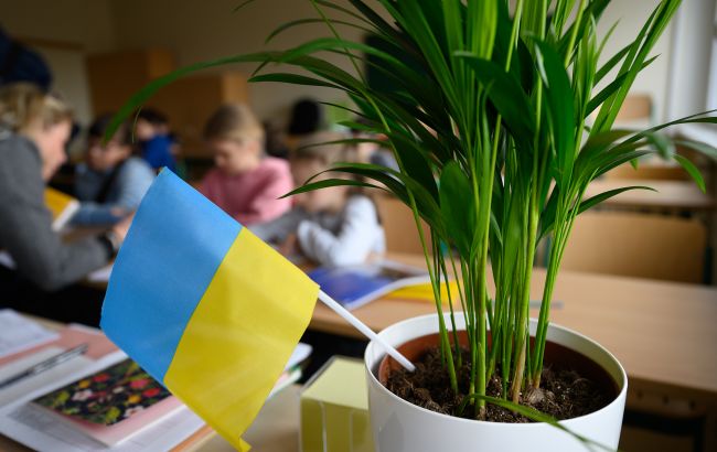 В Черкассах, Ровно и Нежине школы переводят на "дистанционку" из-за возможных угроз