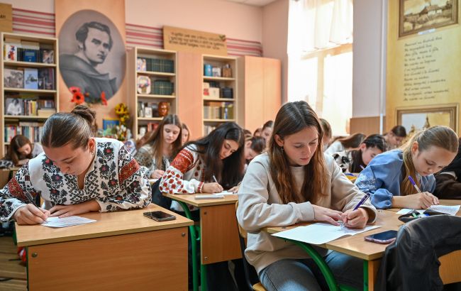 Нові правила оцінювання, старша школа й укриття: що зміниться для учнів з 1 вересня