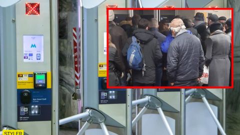 В метро Киева произошел очередной коллапс: люди стояли даже на лестницах