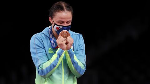 Українська призерка Олімпіади подарувала отриману квартиру тренеру, хоча сама без житла