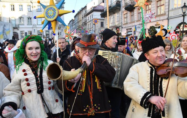 Больше не в январе: почему Рождество в Украине теперь 25 декабря