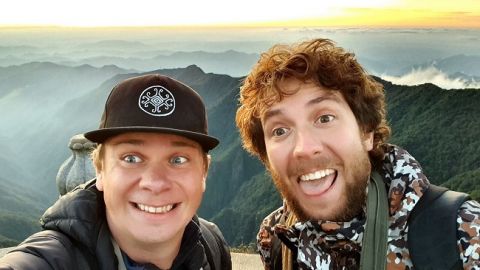 Дмитрий Комаров приготовит танцующую лапшу и попробует на вкус экзотических насекомых