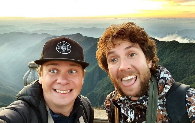 Дмитрий Комаров приготовит танцующую лапшу и попробует на вкус экзотических насекомых