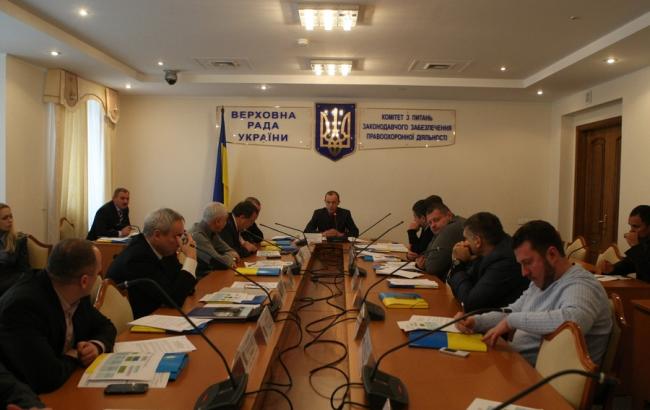 Комітет рекомендує Раді передбачити можливість розгляду проваджень колегією суддів