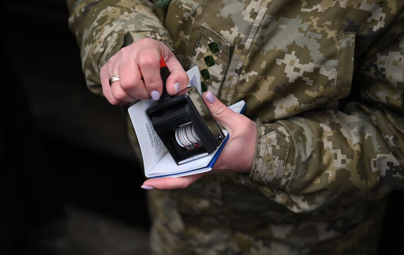 "Гастролі" в один кінець: Петро Чорний потрапив у скандал із вивезенням ухилянтів