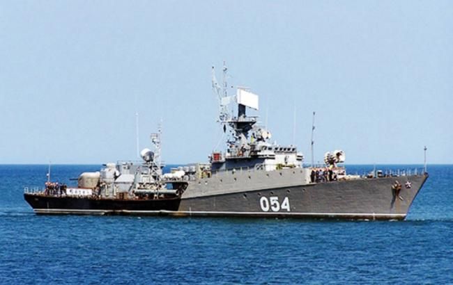 Російські кораблі провели військові навчання у Чорному морі