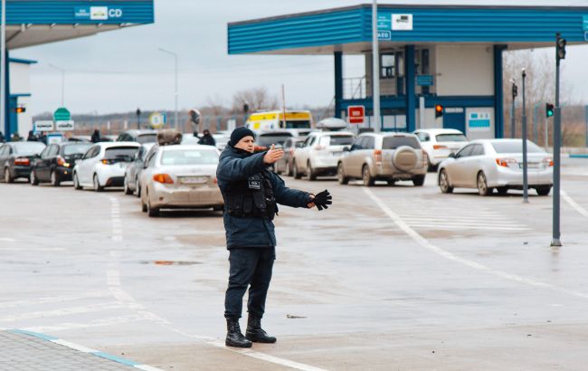 Прикордонники показали, як затримували двох ухилянтів на кордоні з Молдовою