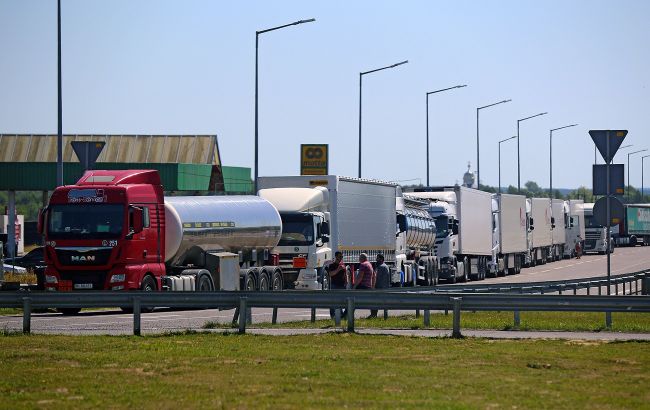 В Украине на границе с Польшей на пунктах пропуска запустят платную е-очередь: что известно