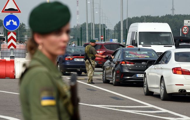 Усі пункти пропуску на українсько-польському кордоні після збою відновили роботу