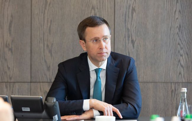 Замість паперових - електронні: Корецький доручив МОН забезпечити школярів підручниками