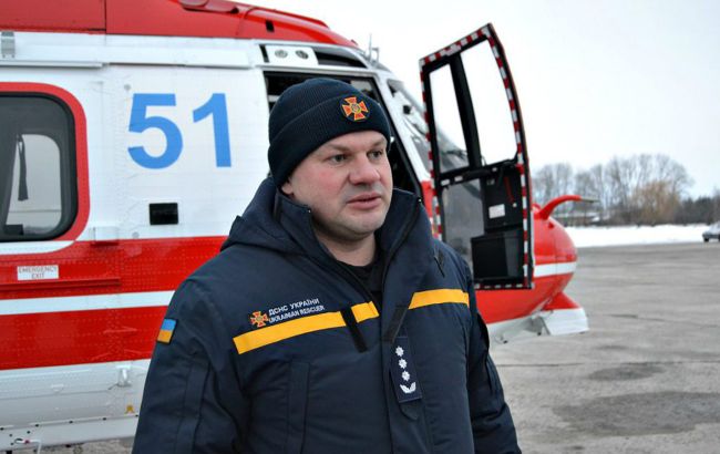В Киеве спасатели сняли детей с крыши многоэтажки