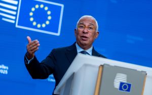 ЄС офіційно зняв санкції з російських олігархів Усманова і Фрідмана