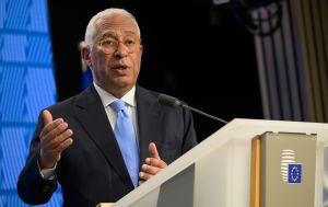 Кошта попередив про крах ЄС у разі наслідування курсу Трампа, - Bloomberg