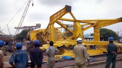 В Індії під час установки впав 70-тонний кран, 11 загиблих