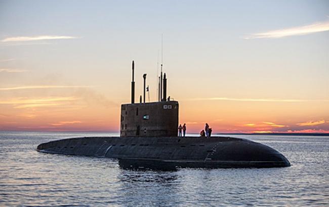 Крейсер США супроводжував російський підводний човен у Середземне море