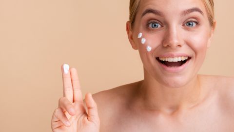 Скільки сонцезахисного крему наносити? Чимало людей цього просто не знають