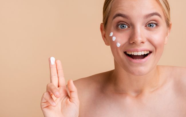 Дерматолог розповіла, як обирати сонцезахисний крем, щоб шкіра завжди залишалася здоровою