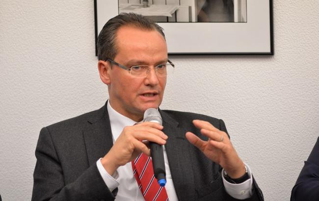 Глава комитета Бундестага по делам ЕС посетит Киев в начале февраля