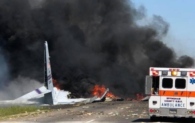 Катастрофа військового літака в США: кількість загиблих зросла до 9