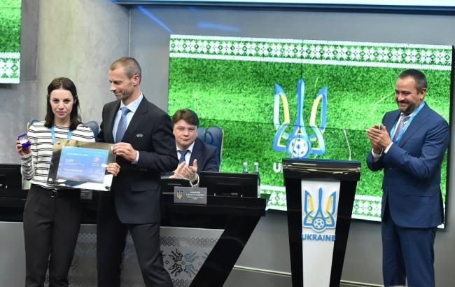 УЕФА посмертно наградил орденом украинского тренера Кучеревского