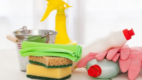 Ніколи не мийте ці предмети на кухні миючим засобом: наслідки непередбачувані