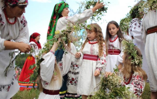 Венки, костры и магия: как отметили Ивана Купала в Пирогово