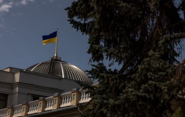 Національний шрифт і новий правопис: у Раді взялися за дерусифікацію законів