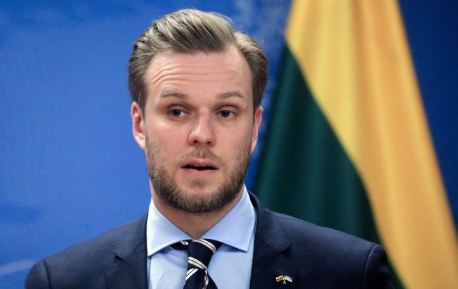 Литва пояснила росіянам, що "сонячні ванни" - не причина для отримання візи