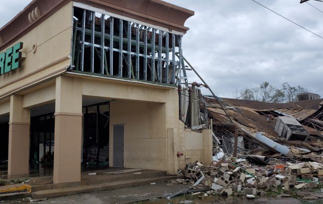 Ураган "Лаура": у Луїзіані  загинуло 6 людей і стався витік хлору на заводі