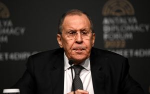 Росія хоче "по-пацанськи" вирішити з Трампом питання України, - Лавров