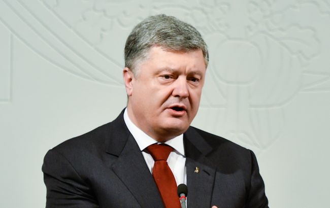 Порошенко обговорив з Меркель і Олландом підготовку до саміту "нормандської четвірки"