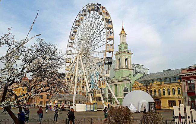 У Києві на Подолі розширили пішохідну зону і змінили рух транспорту