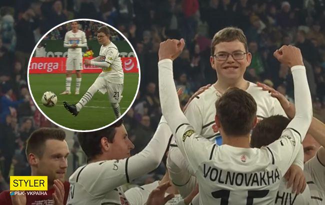 12-летний Дима из Мариуполя забил гол за "Шахтер": посмотрите на его эмоции! (видео)