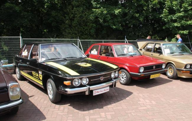 Международный фестиваль ретро техники во Львове собрал две сотни уникальных старинных авто и мотоциклов