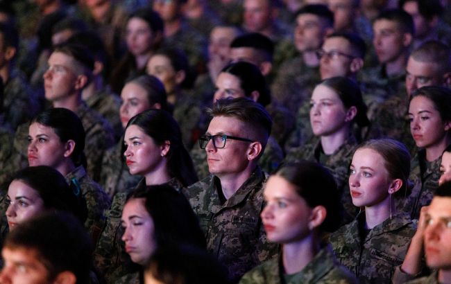 До 27 000 гривень на місяць: у яких вишах і кому в Україні платять такі стипендії