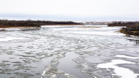 Човен потрапив у крижану пастку на Дніпрі: як рятували людей у новорічну ніч (фото)