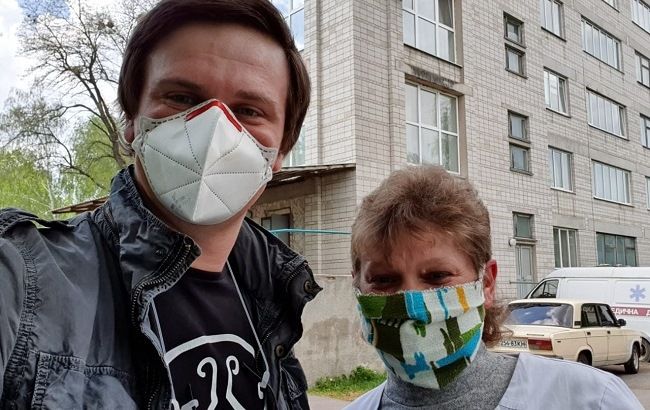 Дмитрий Комаров вместе с неравнодушными полностью обеспечили две больницы средствами защиты и дезинфекции