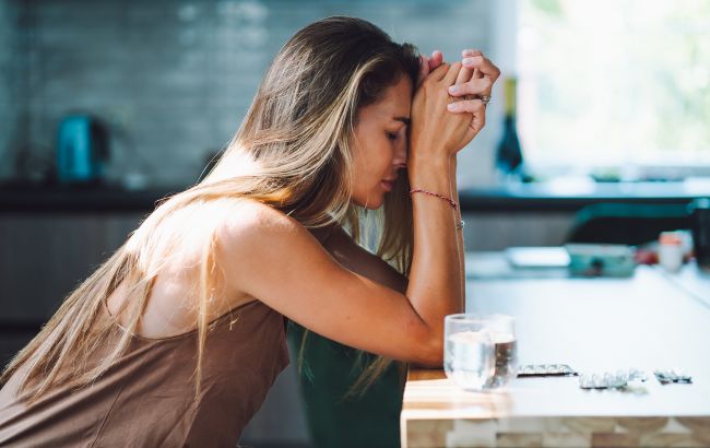 "Подозрение появилось, когда он стал мне покупать киви, которые я на дух не переношу". Как украинки узнают об измене
