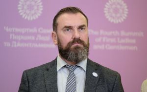 Зарплати педагогів зросли не всюди: де виникли проблеми з виплатами