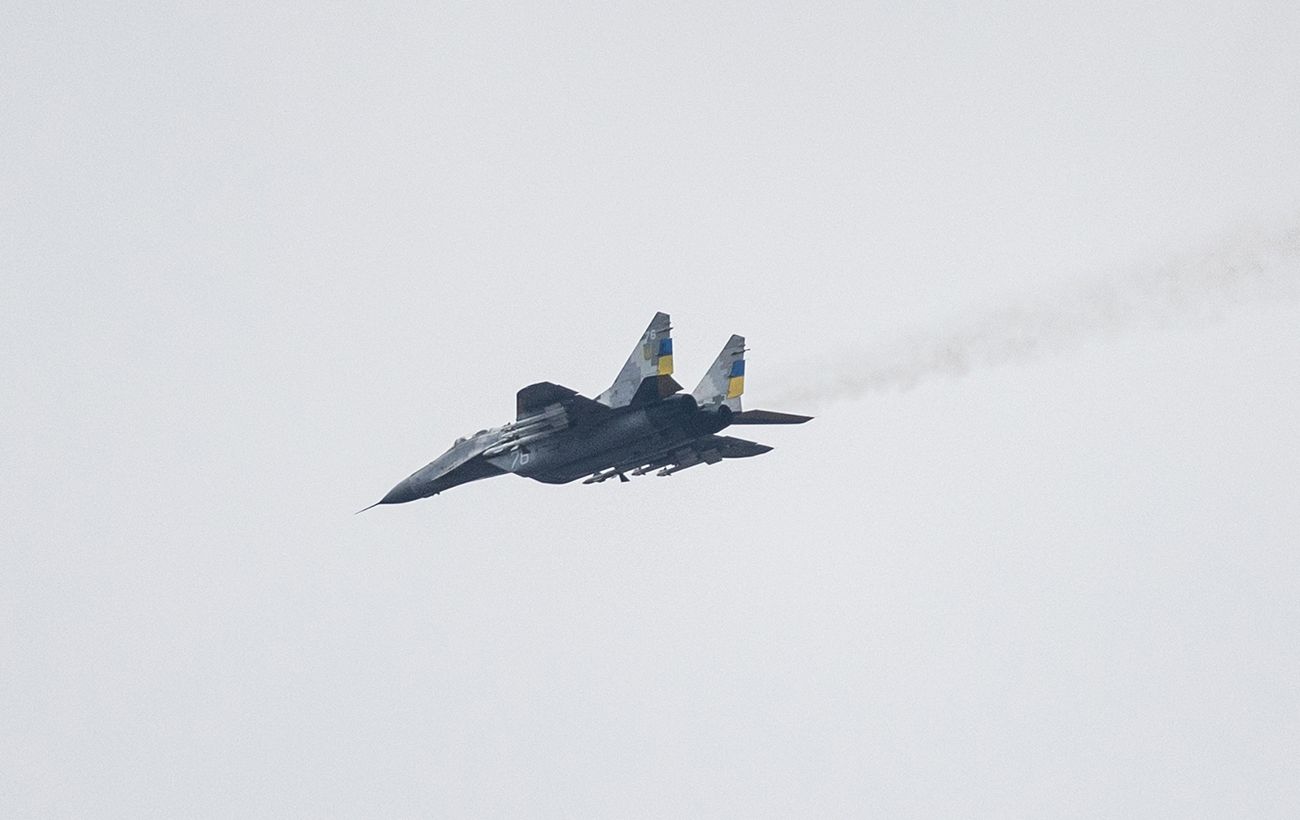 Військовий літак розбився на Хмельниччині: перші подробиці