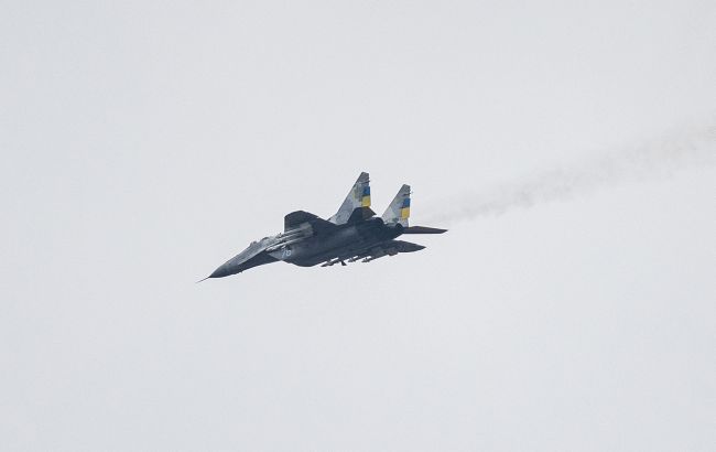 Военный самолет разбился в Хмельницкой области: первые подробности