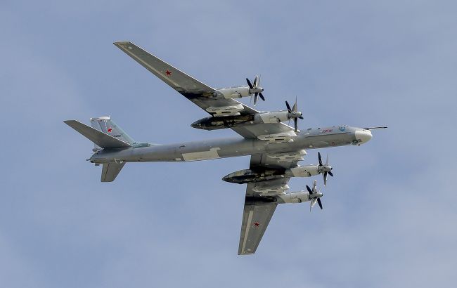 Россияне подняли в воздух стратегические бомбардировщики Ту-95: когда будут пуски ракет