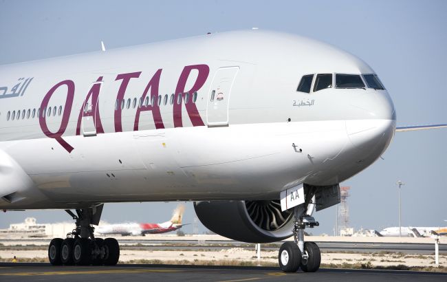 В Катаре сильный ветер столкнул два самолета