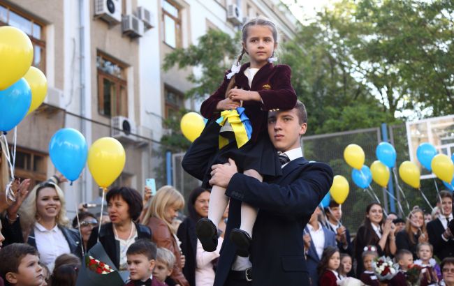Школьные линейки в Киеве могут отменить: как пройдет 1 сентября