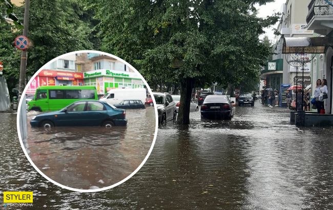 Улицы превратились в горные реки: запад Украины сильно пострадал от ливня и урагана