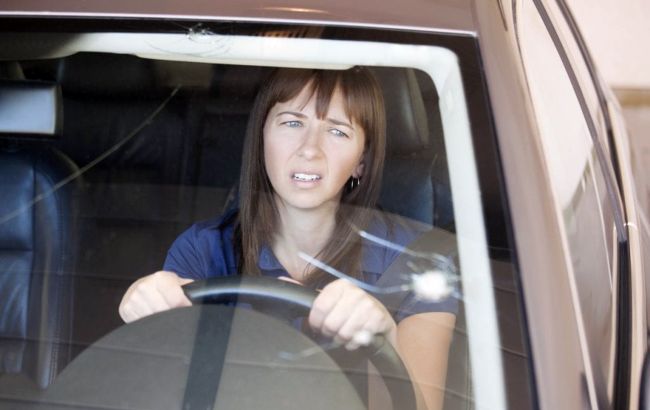 Какой штраф украинские водители могут получить за трещину на лобовом стекле: точная сумма