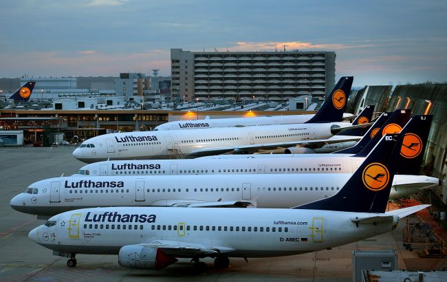 Отмена тысячи рейсов. В Германии началась забастовка бортпроводников Lufthansa