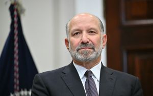 США погрожують 100% митами Південній Кореї та Тайваню через відсутність інвестицій