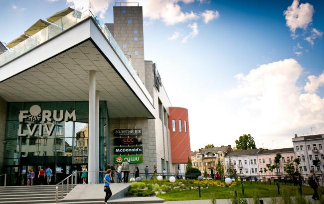 Во Львове сообщили о минировании ТРЦ Forum Lviv